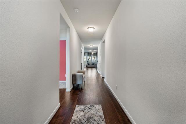 Building Photo - 1215 Cres View Dr