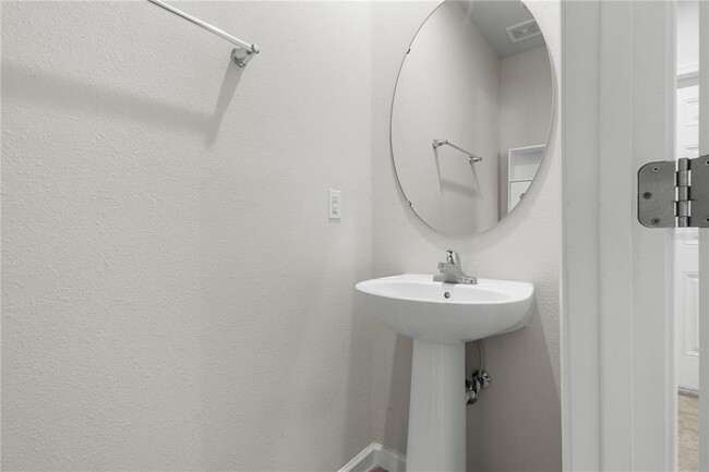 Building Photo - 308 Fiddlewood Ct