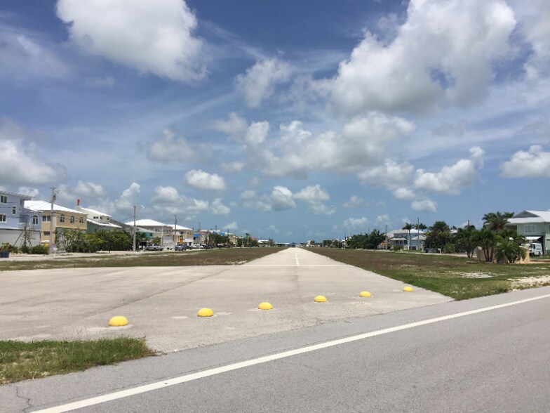 Building Photo - 486 Airport Dr S