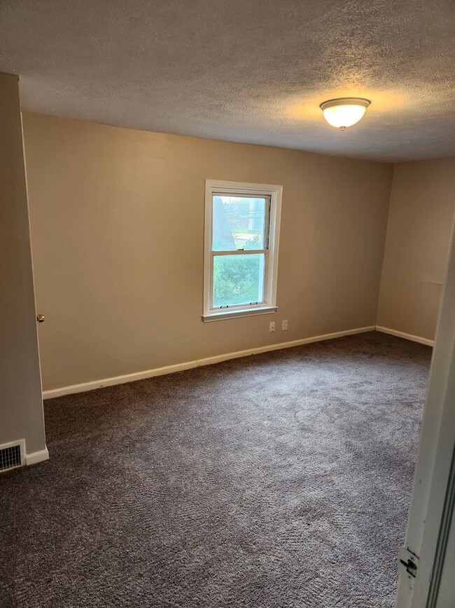 Building Photo - Perfect Home