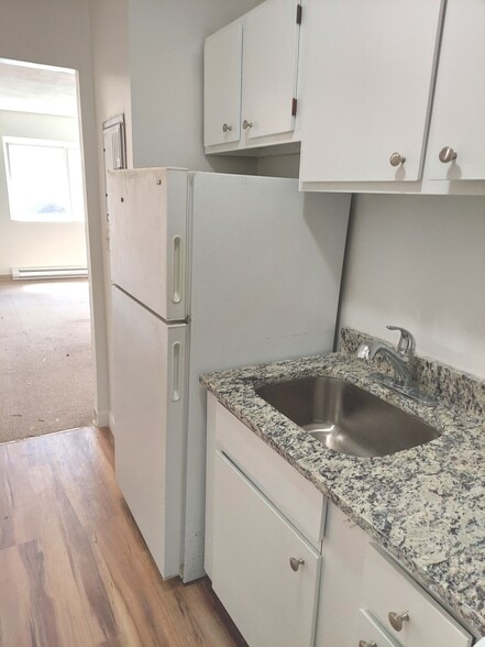 Building Photo - 25 Brooks Ave