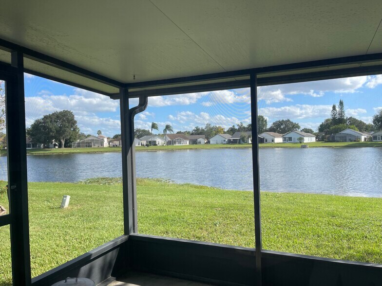 Building Photo - 5669 Parkview Lake Dr