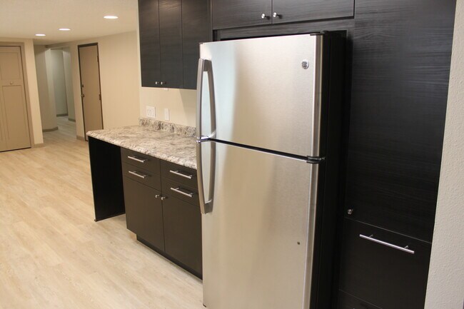 Kitchen Cabinets, Refrigerator - 1109 5th Ave S