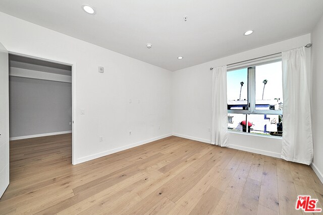 Building Photo - 105 S Mariposa Ave