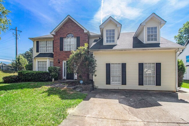 Primary Photo - Large 5 Bedroom 2.5 bath House, Living Roo...