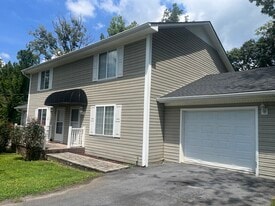 Building Photo - 290 Shenandoah Dr