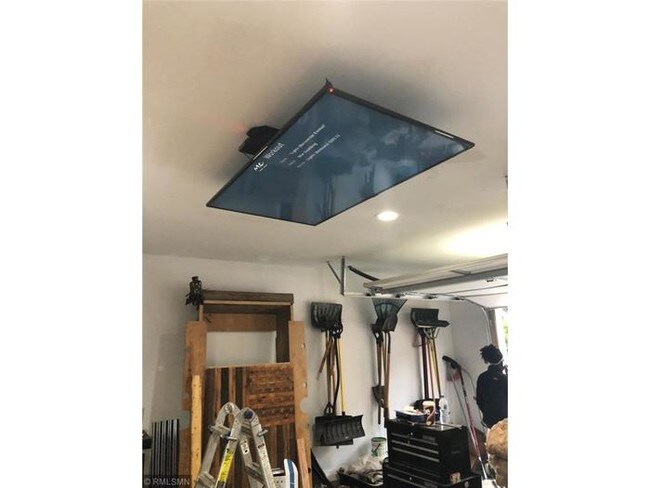 Building Photo - 3221 42nd Ave S