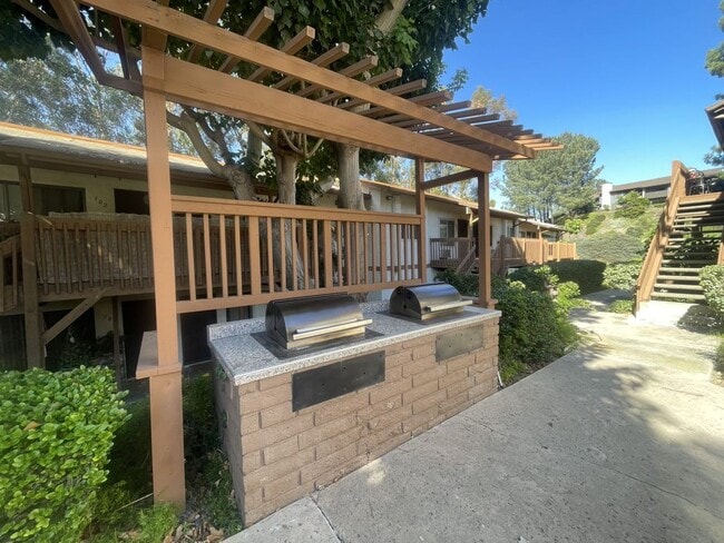 Building Photo - 1 Bedroom, 1 Bathroom condo in Friars Pointe HOA