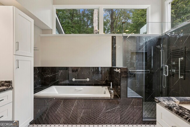 Building Photo - 3740 Ashford Point