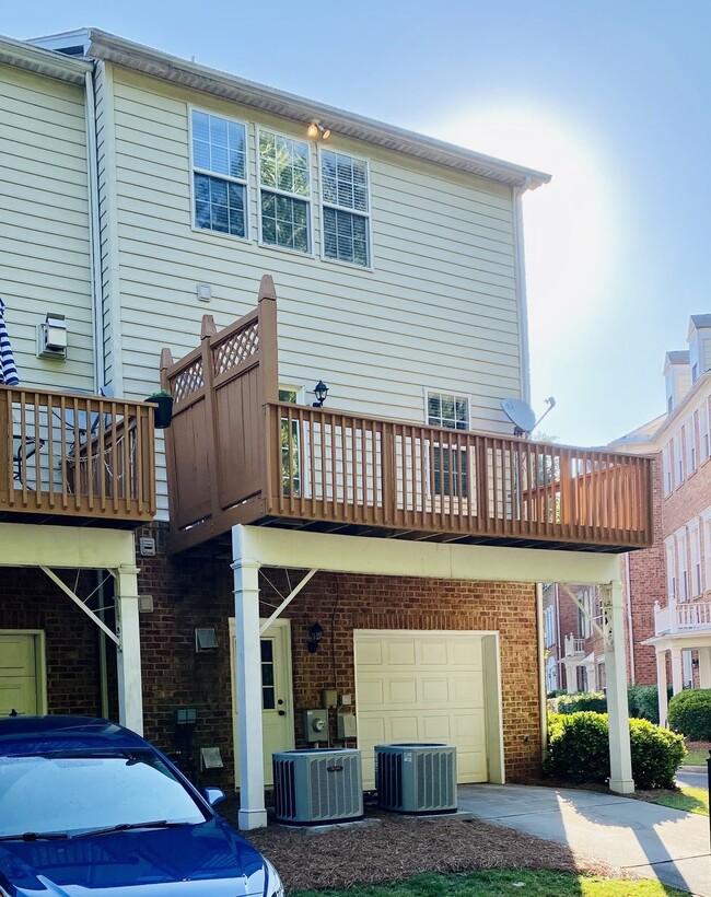 Building Photo - Heart of Ballantyne!  Beautiful End Unit Townhome. 2 Large Primary Suites Up & Flex Rm/3rd BR On ...