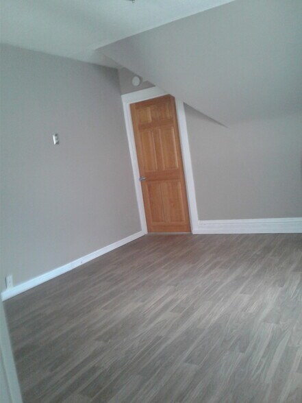 Building Photo - 673 Dale Street North