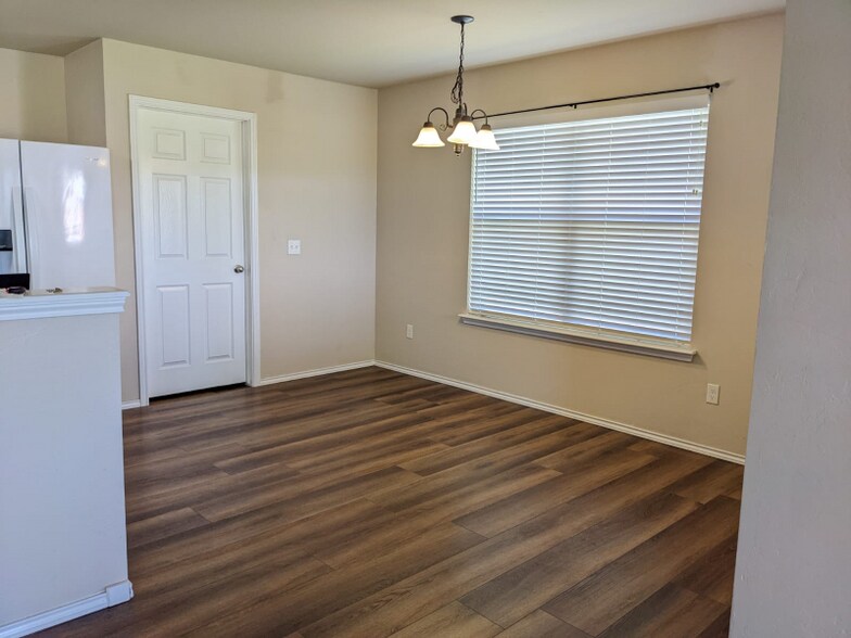 Building Photo - 1801 West Antler Way