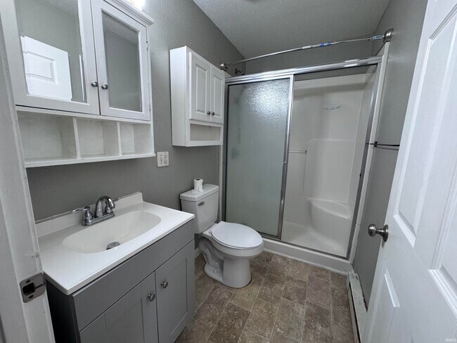 Building Photo - 2112 W 11th St