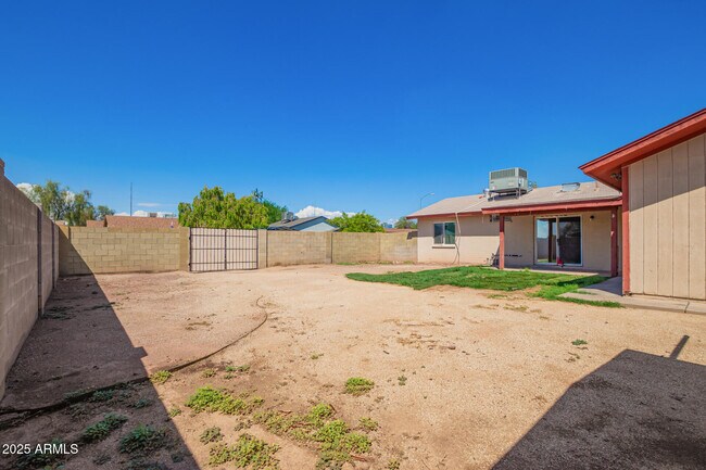 Building Photo - 18240 N 34th Dr