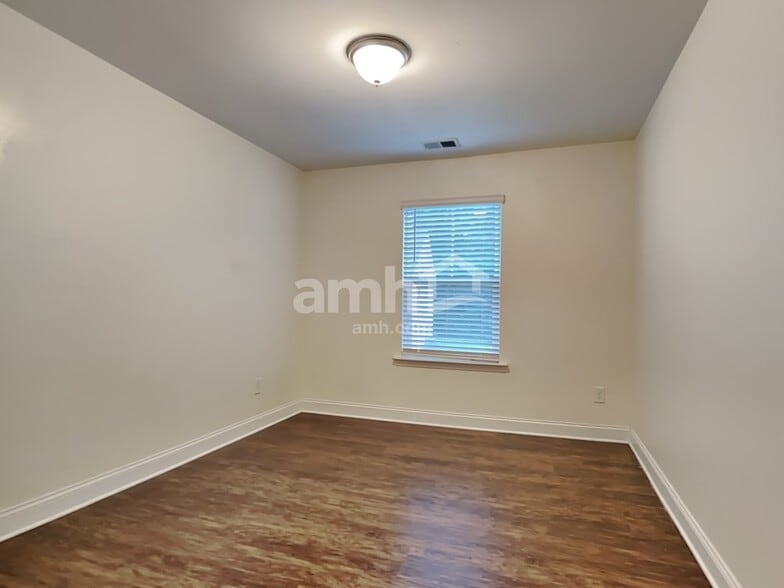 Building Photo - 174 Makenna Dr
