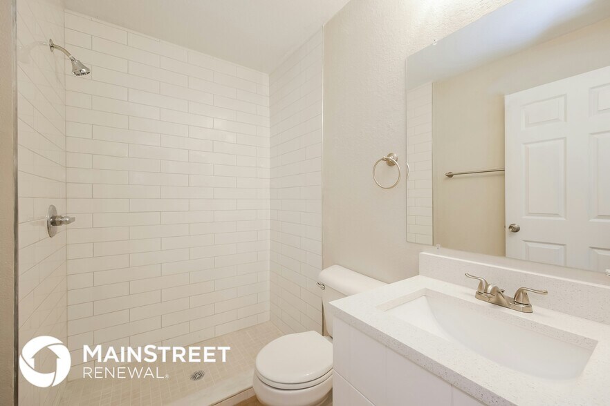 Building Photo - 718 Sunrise Blvd