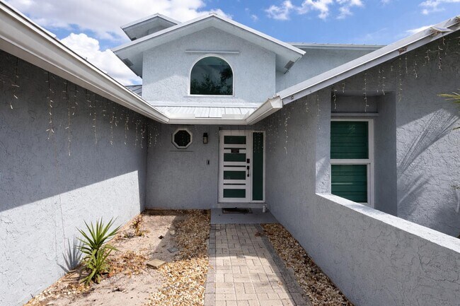 Building Photo - 149 Ponce De Leon St