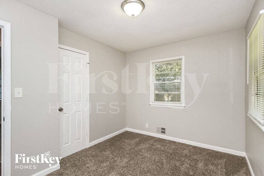 Building Photo - 7611 E 47th Terrace