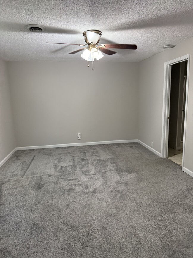Building Photo - 2412 Leaphart Rd
