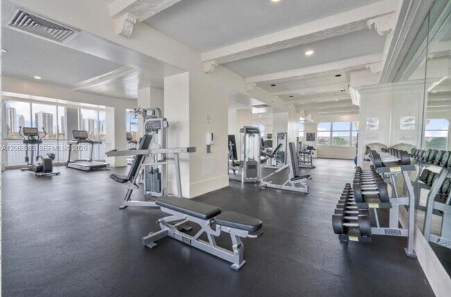 Building Photo - 18081 Biscayne Blvd