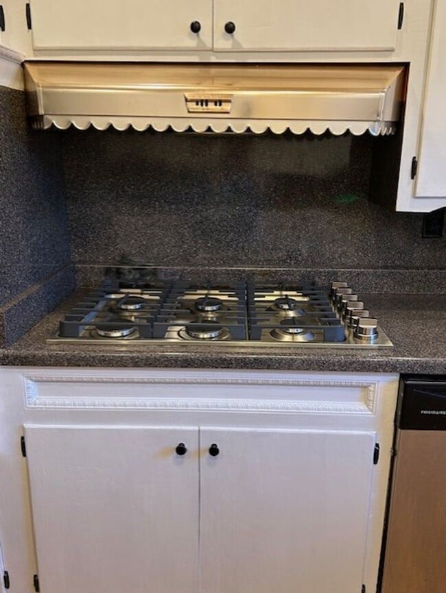 Building Photo - (3) Bed/(2) Bath with Storm Shelter and Mowing Included! Avail NOW!