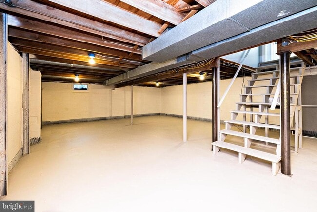 Building Photo - 130 Pulaski Ave