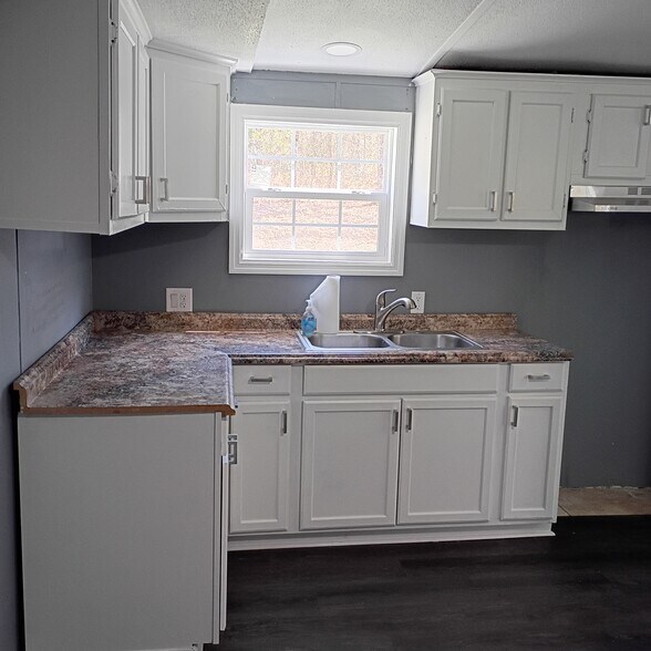 Building Photo - 115 Turkey Creek Rd