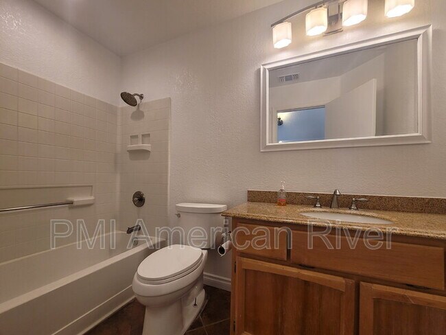 Building Photo - 3041 Wolfe Ct