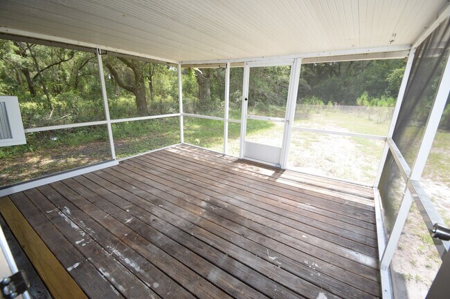 Building Photo - 2BR, 1BA Mobile Home with screened patio