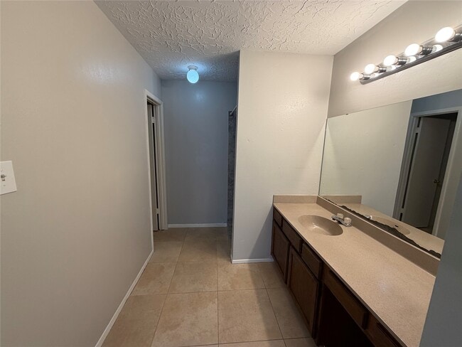 Building Photo - 2815 Fir Crest Ct