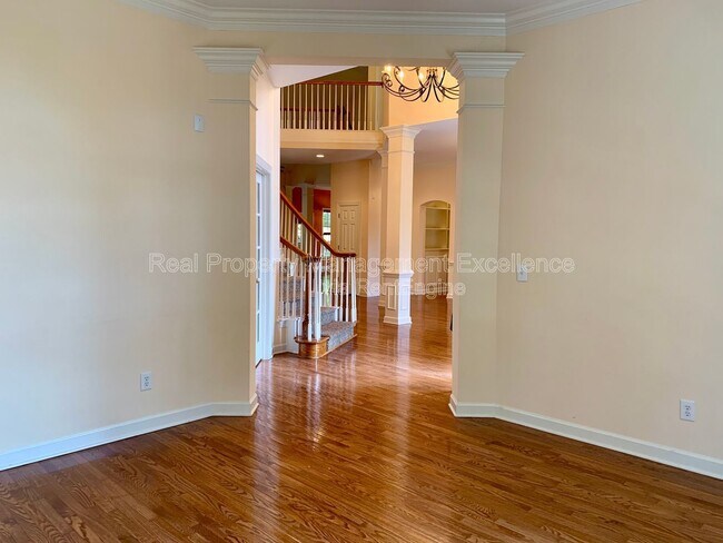 Building Photo - 411 Hogan Woods Cir