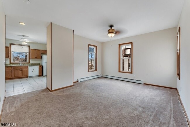 Building Photo - 49 Spruce St