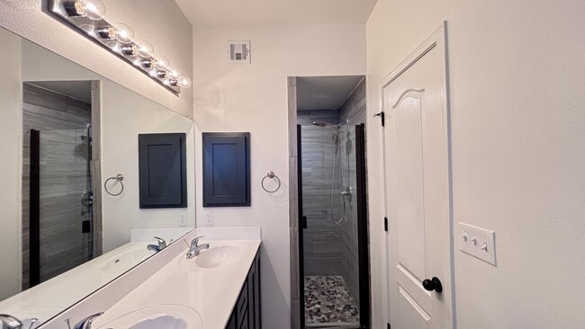 Building Photo - 12821 Rock Cliff Ave