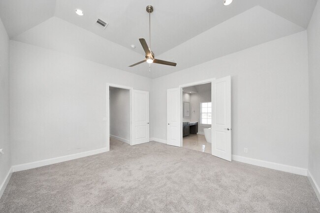 Building Photo - 826 Cage St