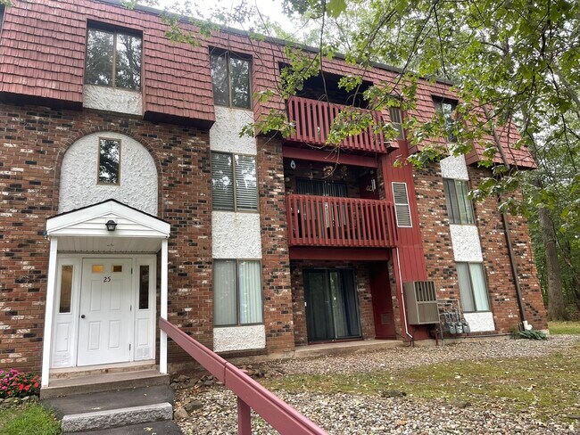 Building Photo - 25 Woodsedge Dr