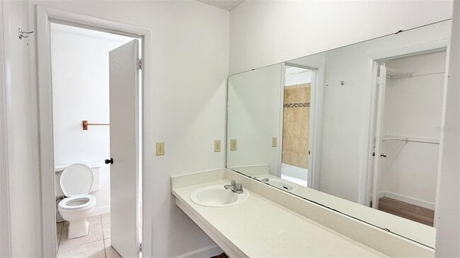 Building Photo - 5523 Westbrook Dr