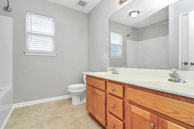 Building Photo - Charming 3BD/2.5BA Home in Matthews, NC!