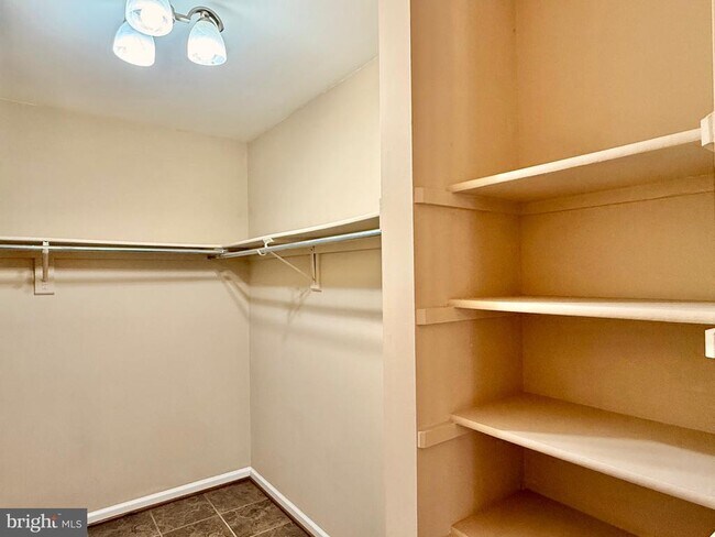 Building Photo - 2930 Yarling Ct