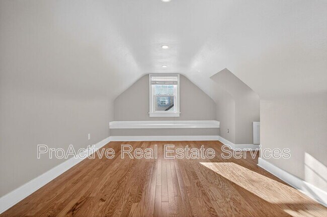 Building Photo - 1329 Cedar Ln