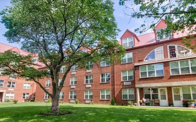 Building Photo - 201 W Delaware St