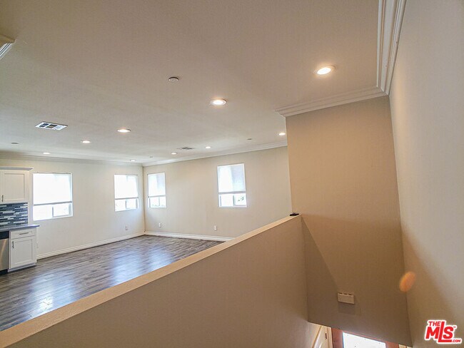 Building Photo - 963 N Wilton Pl