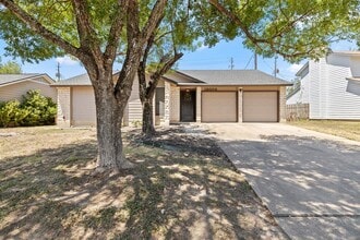 Building Photo - 13002 Esplanade St