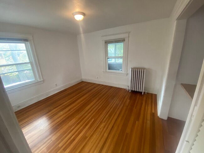 Primary Photo - 915 Meigs St