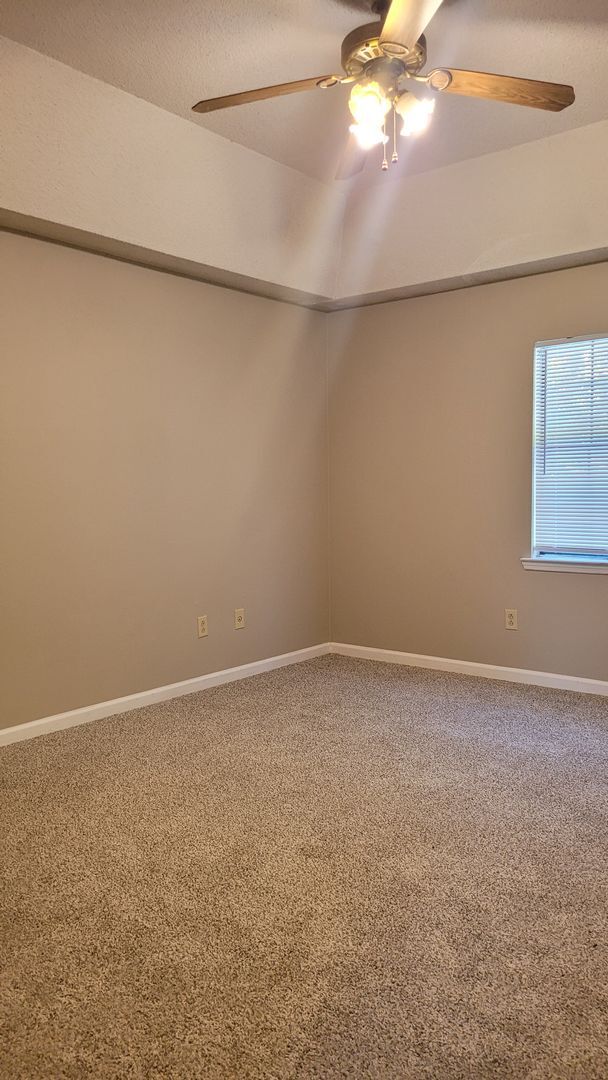 Building Photo - 614 Trevor St