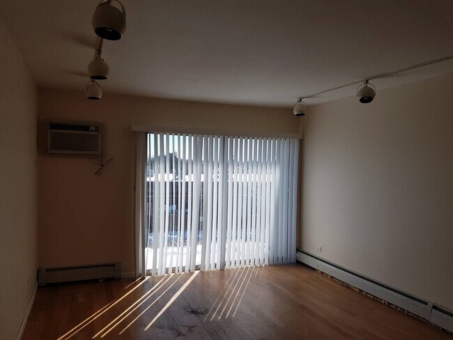 Building Photo - 2 E Dundee Quarter Dr