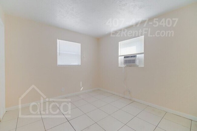 Building Photo - 623 9th St