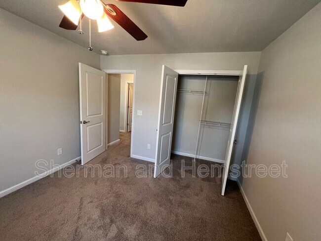 Building Photo - 746 Tarvin Cir