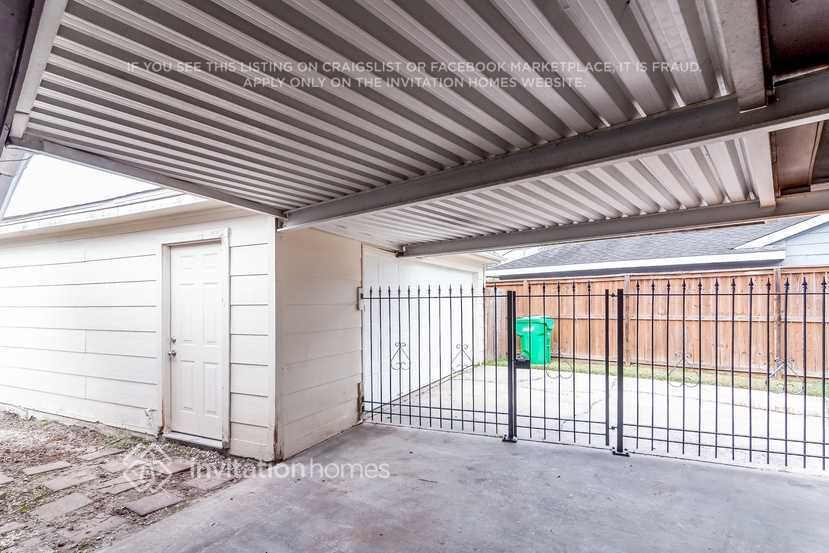 Building Photo - 10127 Sagerock Dr