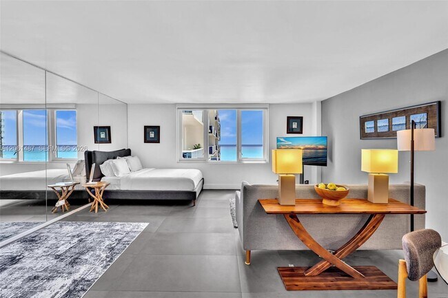 Building Photo - 2301 Collins Ave