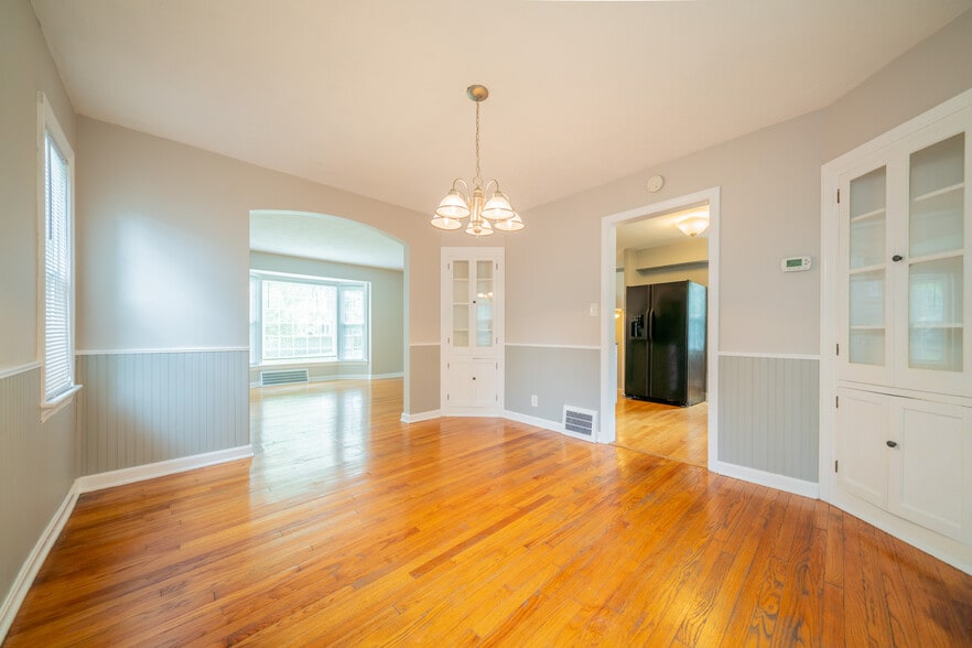 Building Photo - 1200 Brentwood Rd